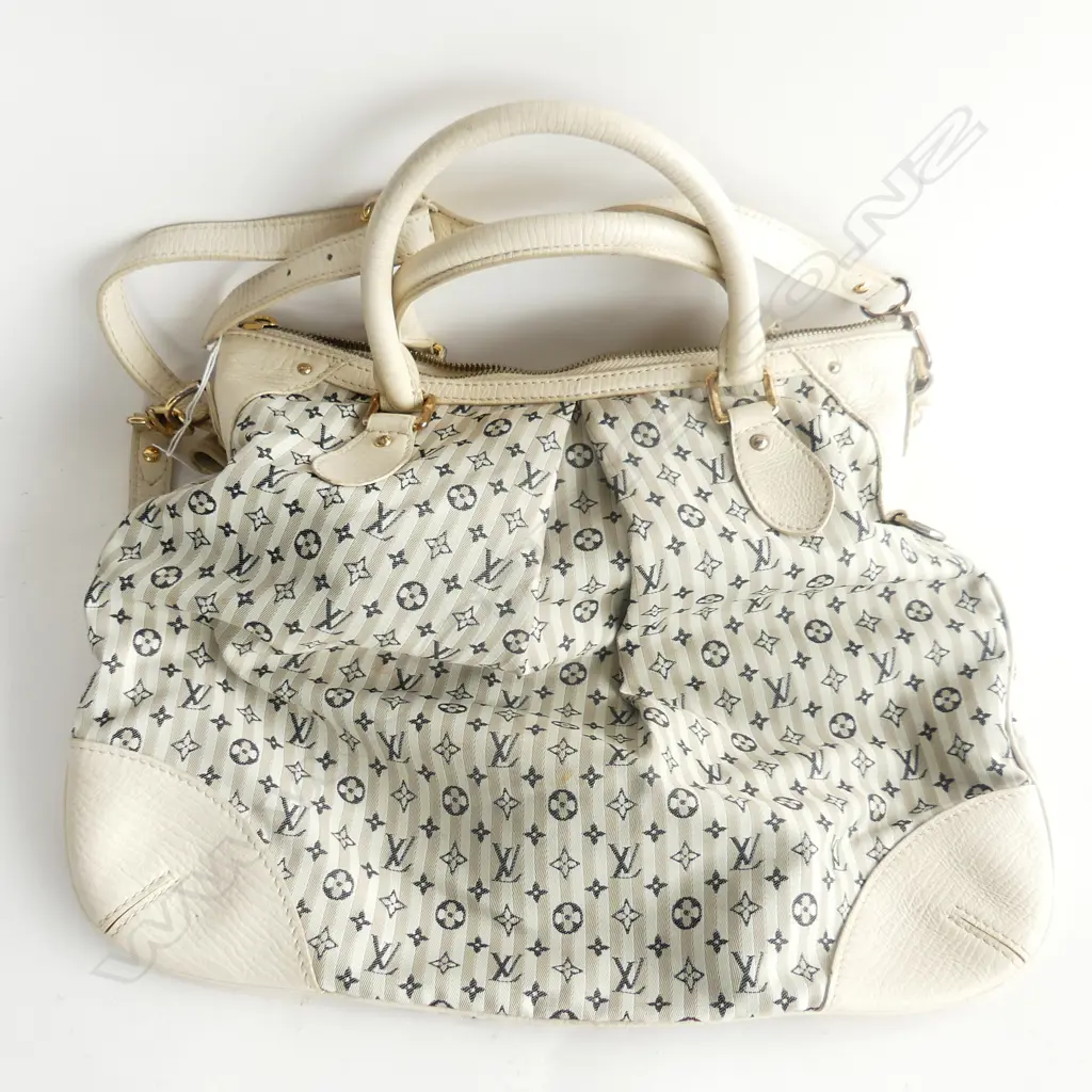 WHITE 'LOUIS VUITTON' COPY HANDBAG (worn) W.400mm Image 1++