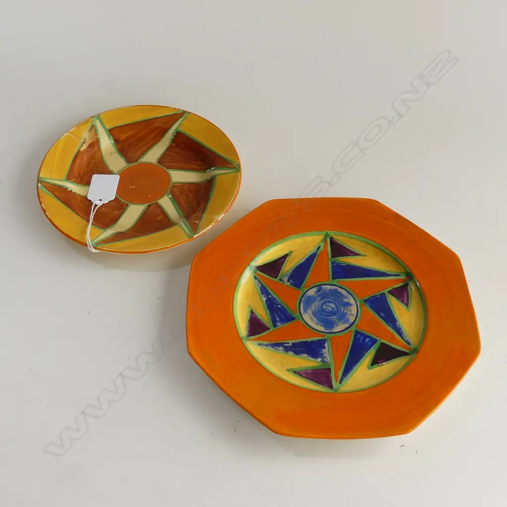 2 CLARICE CLIFF BIZARRE SIDE PLATES w. ORANGE / YELLOW SUN DESIGN 220/180mm dia hairlines & repair Image 1++