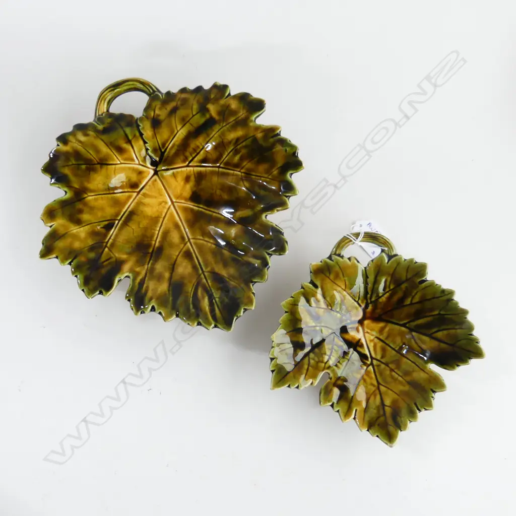 2 SARREGUEMINES MAJOLICA LEAF DISHES 240x255mm Image 1++