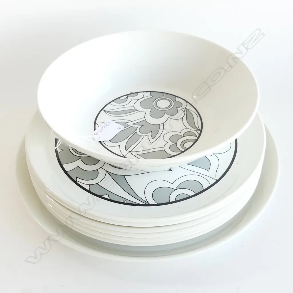 8 PCES CROWN LYNN 'BORA BORA' FORMA SHAPE; 6 DINNER PLATES 265mm dia, LG PLATTER & BOWL  Image 1++