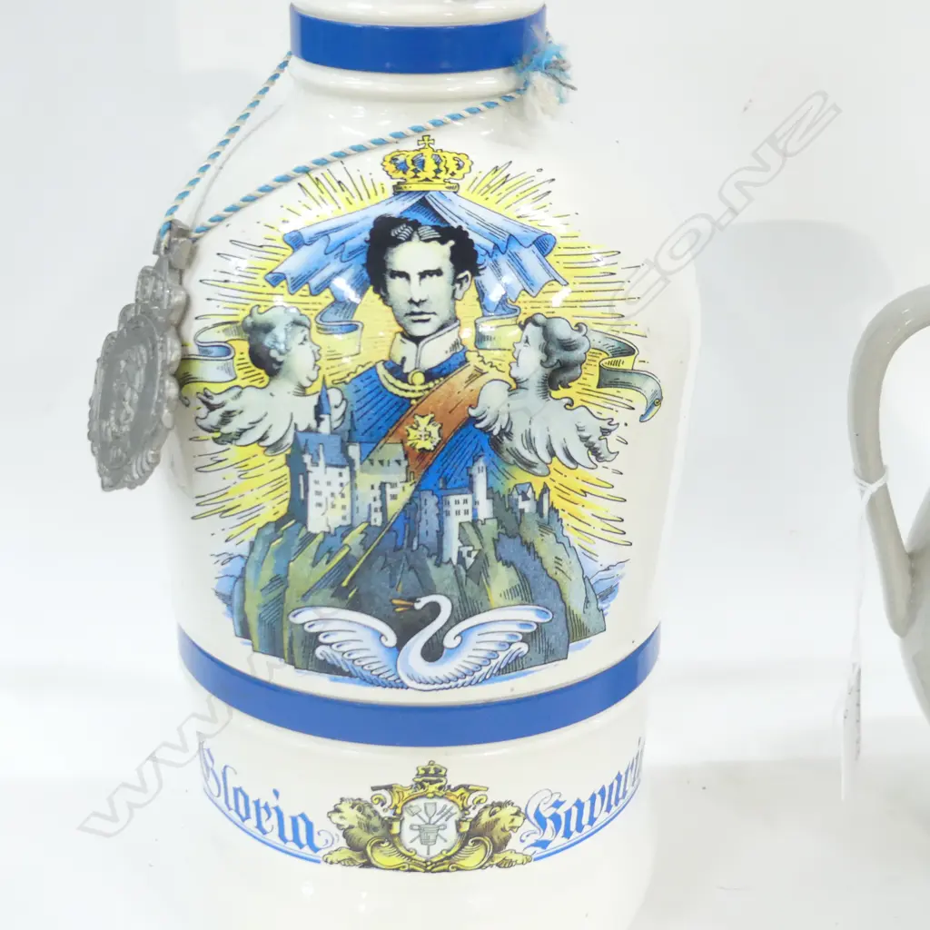 LG CERAMIC BAVARIAN BOTTLE WITH TOP H. 335MM  & GERMAN JUG 195MM Image 1++