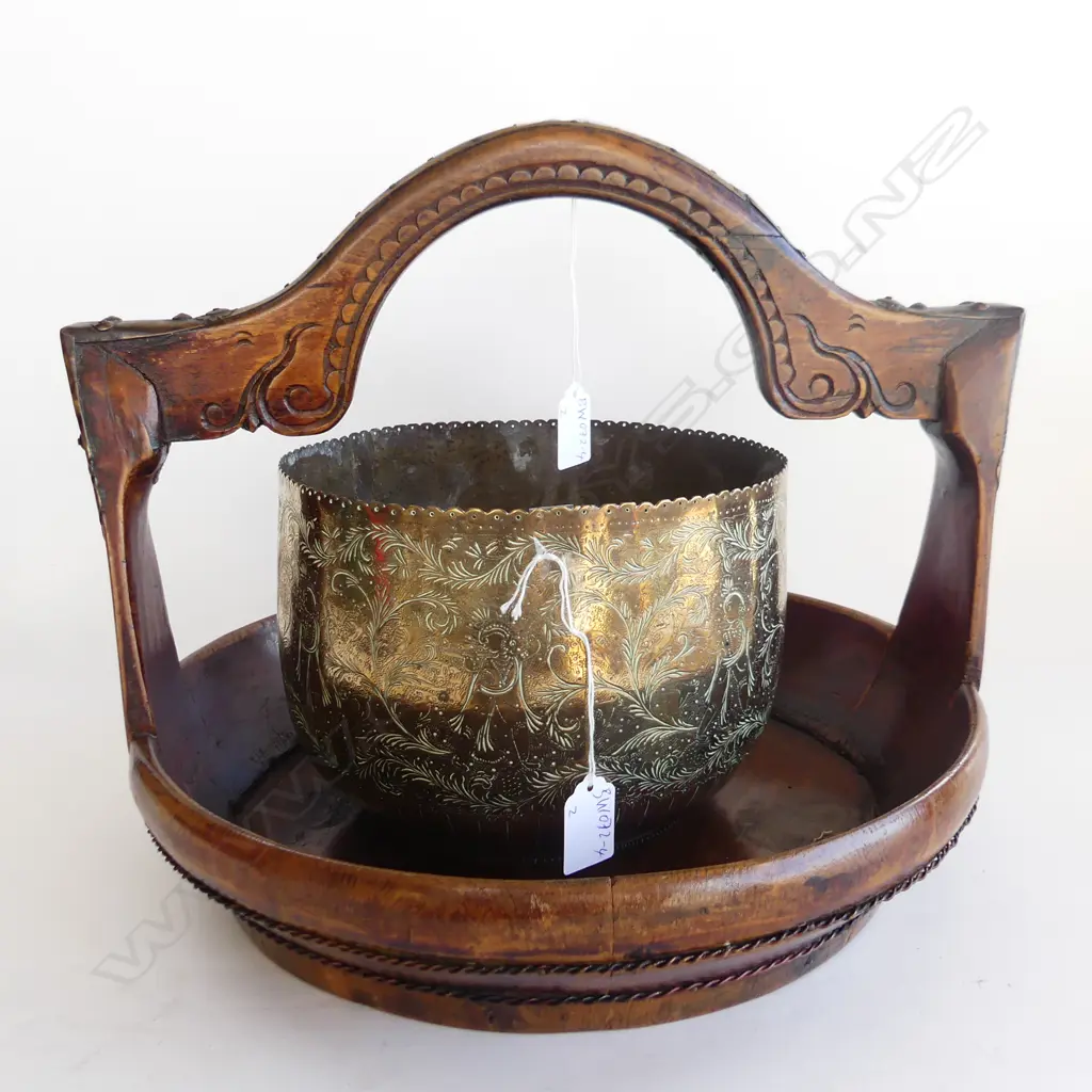 2 ITEMS .WOODEN CIRCULAR TRAY WITH CARRY HANDLE & BRASS DETAIL D.360mm & BRASS JARDINIERE WITH ENGRAVED DETAIL D.215mm Image 1++