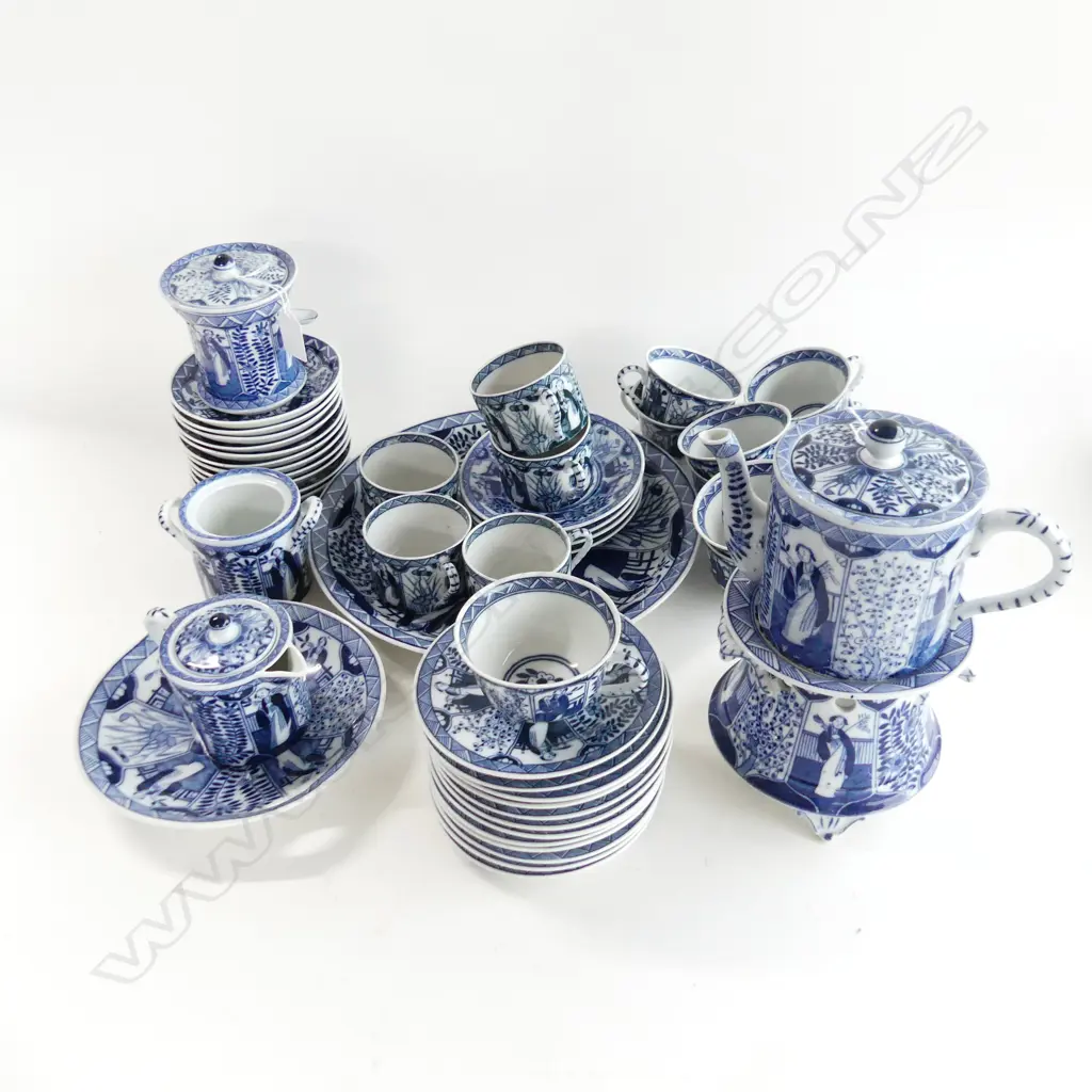LGE JAPANESE B/W TEA / COFFEE SET INCL.11 TEA CUPS / 5 COFFEE CANS ETC Image 1++