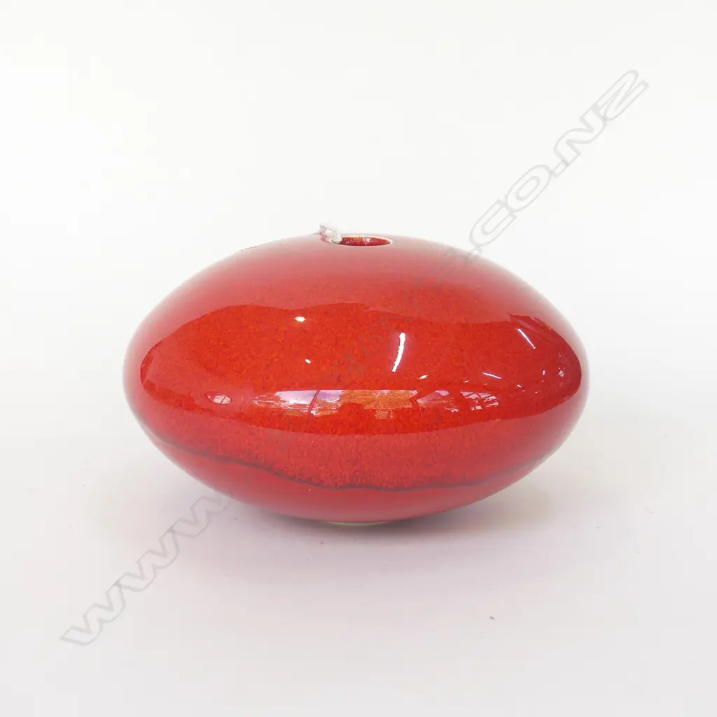 PETER COLLIS RED GLAZE STUDIO POTTERY ORB VASE 160mm dia (18800) Image 1++