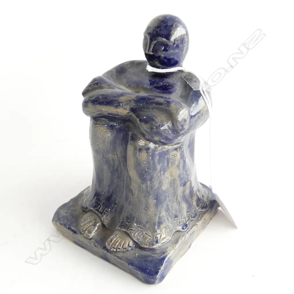 STUDIO PPOTTERY SCUPTURED SEATED MAN ATTIBUTED JACK HUTHISON H140MM  Image 1++