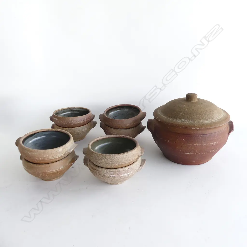 ST IVES POTTERY LIDDED TUREEN 200mm dia + 8 RAMEKIN BOWLS 120mm dia Image 1++