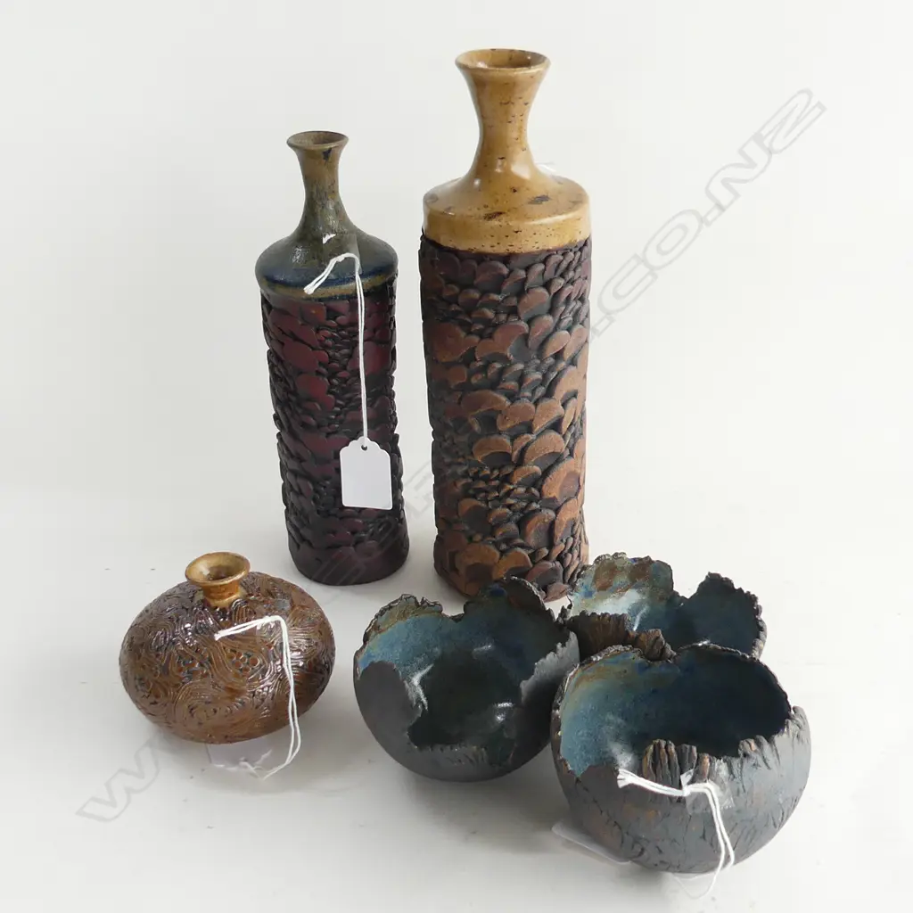 4 PCS NZ STUDIO POTTERY  MIXED MARKS TALLEST  260MM Image 1++