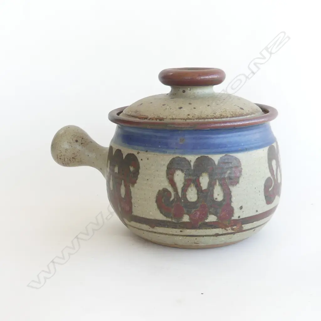 ARNAUD BARRAUD POTTERY CASSEROLE DISH WITH HANDLE  DIA 200MM Image 1++