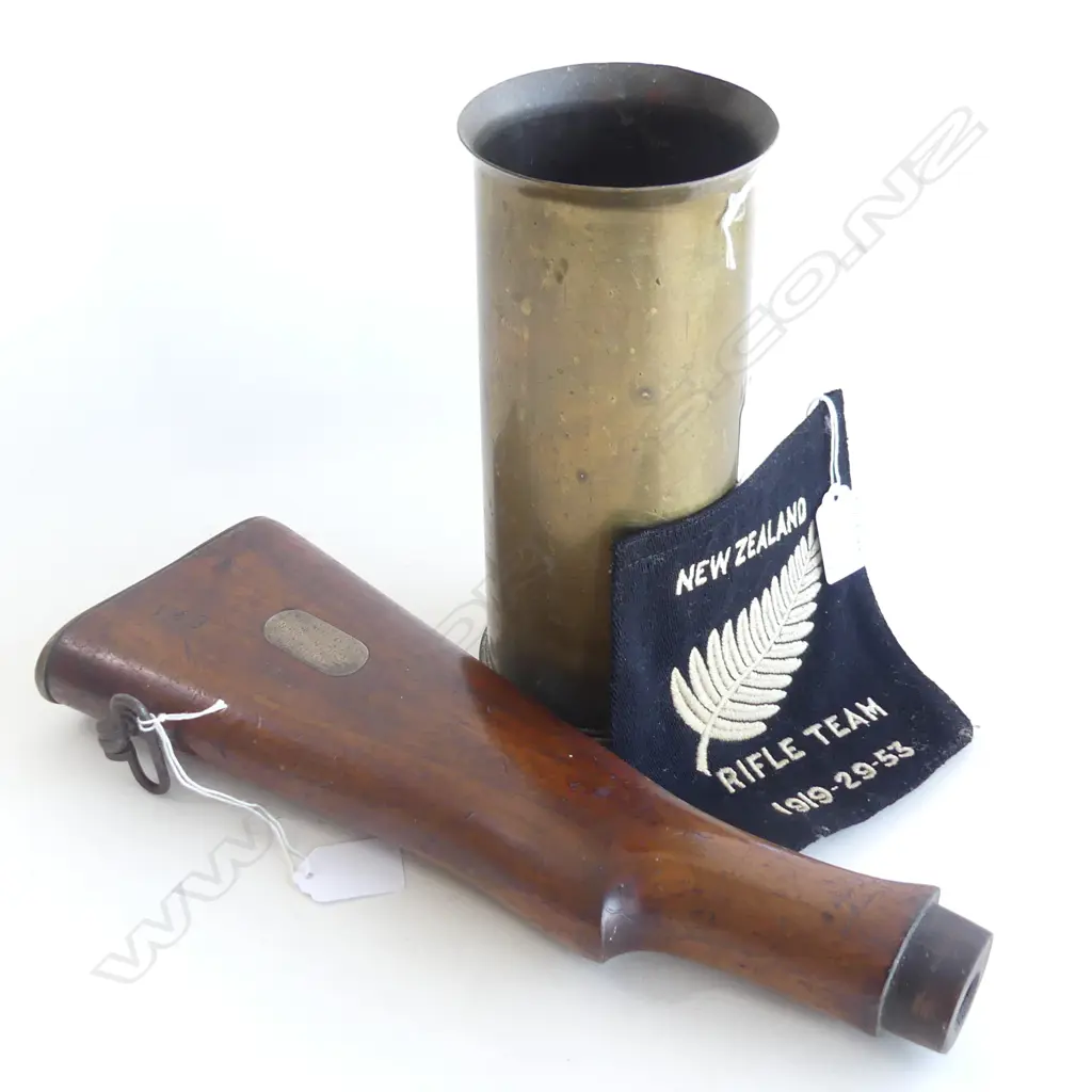 WW1 BRASS ARTILLIRY SHELL & 1924 RIFLE BUT TROPHY & FELT BADGE Image 1++