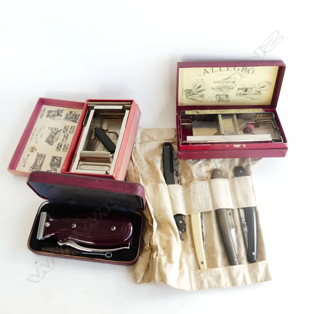 SMALL BOX SHAVING  COLLECTION RAZORS ETC Image 1++