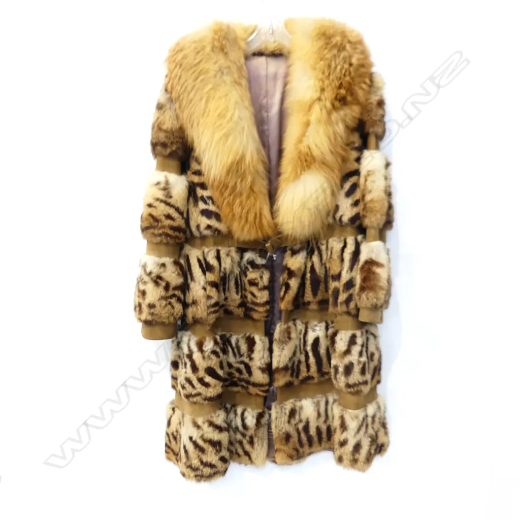 LADIES MIXED FUR COAT  Image 1++