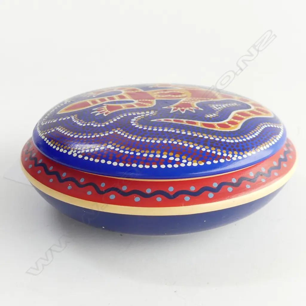 HAND PAINTED LIDDED CONTAINER w. ABORIGINAL LIZARD DESIGN 145mm dia Image 1++