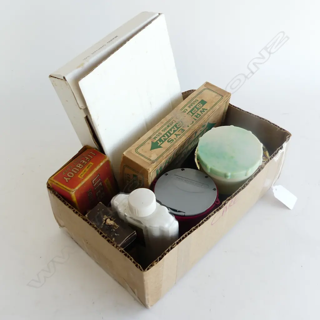 SMALL BOX ADVERTIZING BOXES TALC  POLICE  WALL  BADGE ETC Image 1++