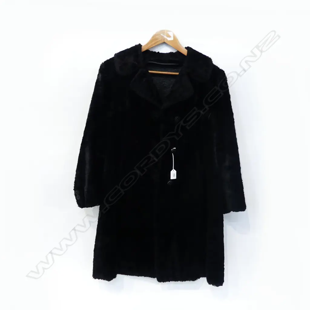 BLACK FAUX FUR LADIES JACKET Image 1++