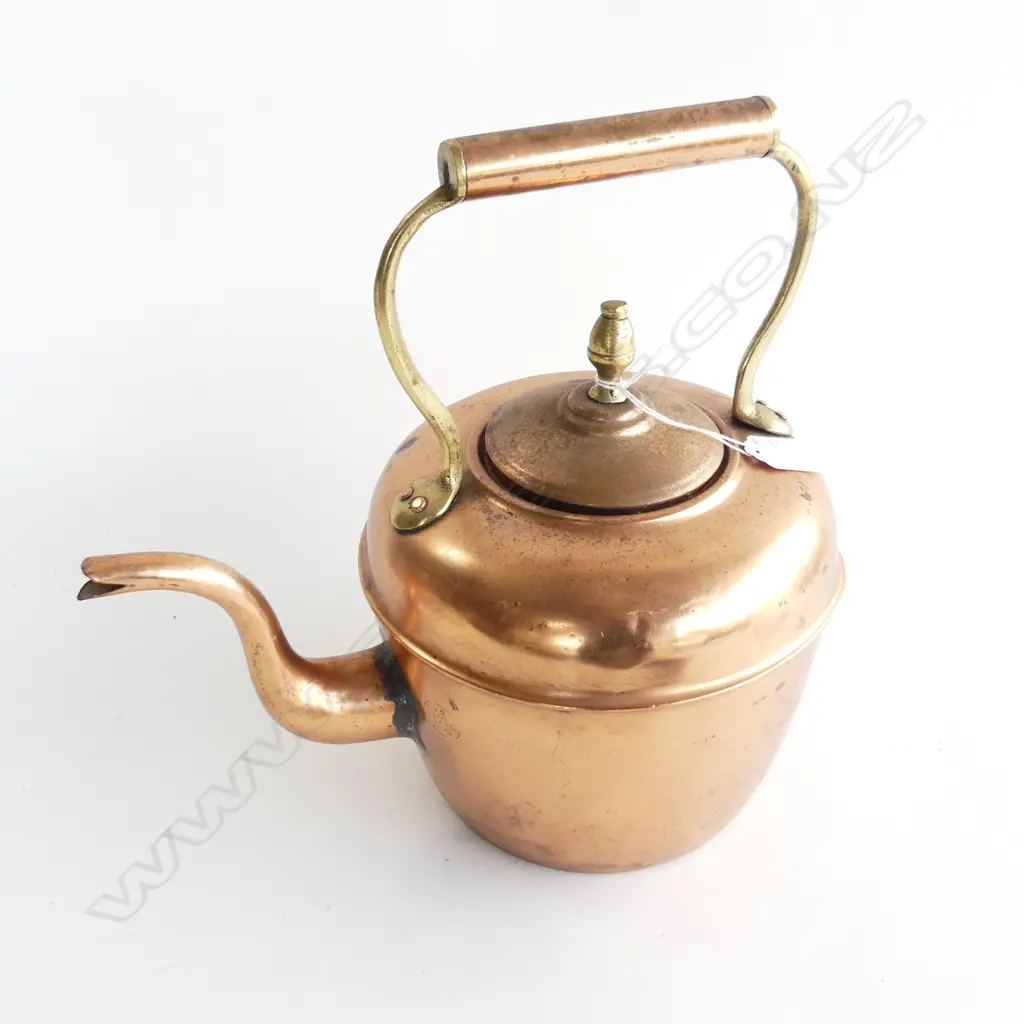 VINTAGE COPPER & BRASS KETTLE (REPAIR TO SPOUT JOIN) H.310mm Image 1++