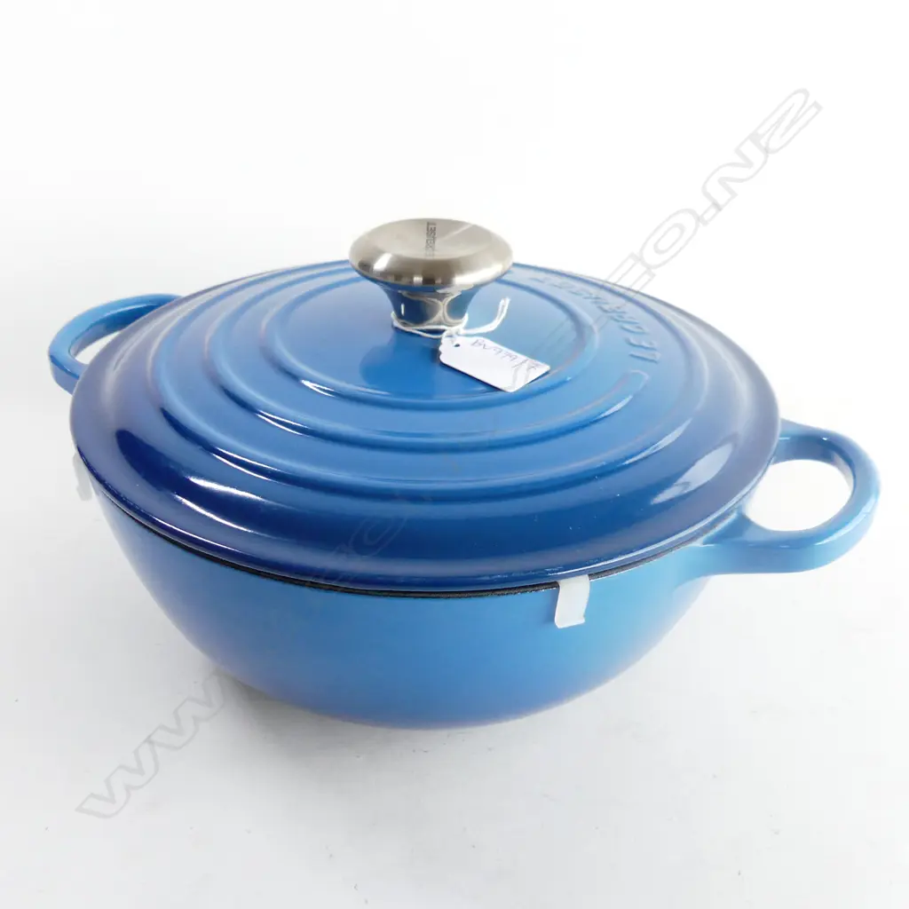 BLUE LE CREUSET CAST IRON 'MARMITE' LIDDED CASSEROLE used 240mm dia / 3.1L Image 1++