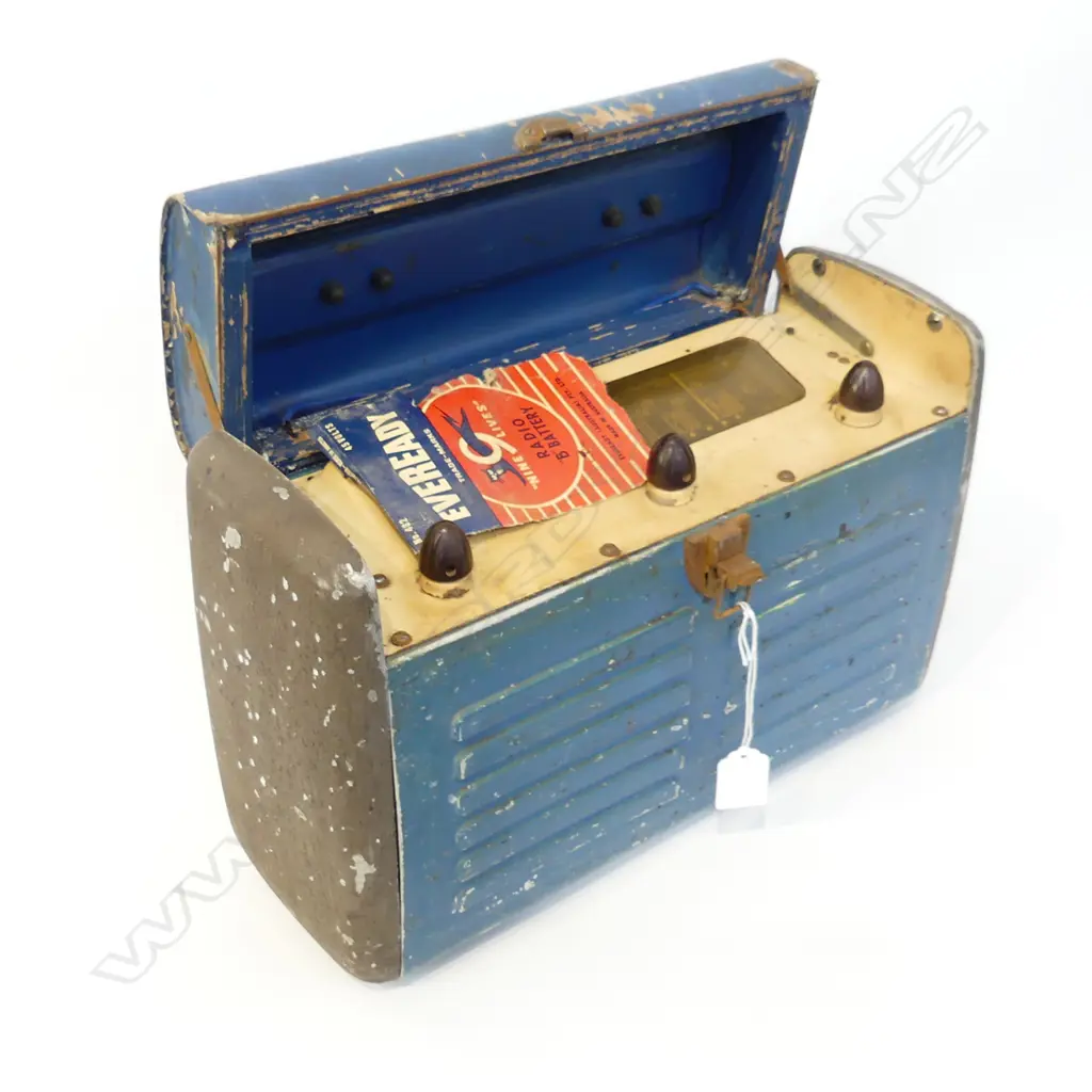 VINTAGE RADIO; BLUE CASE W.370mm Image 1++
