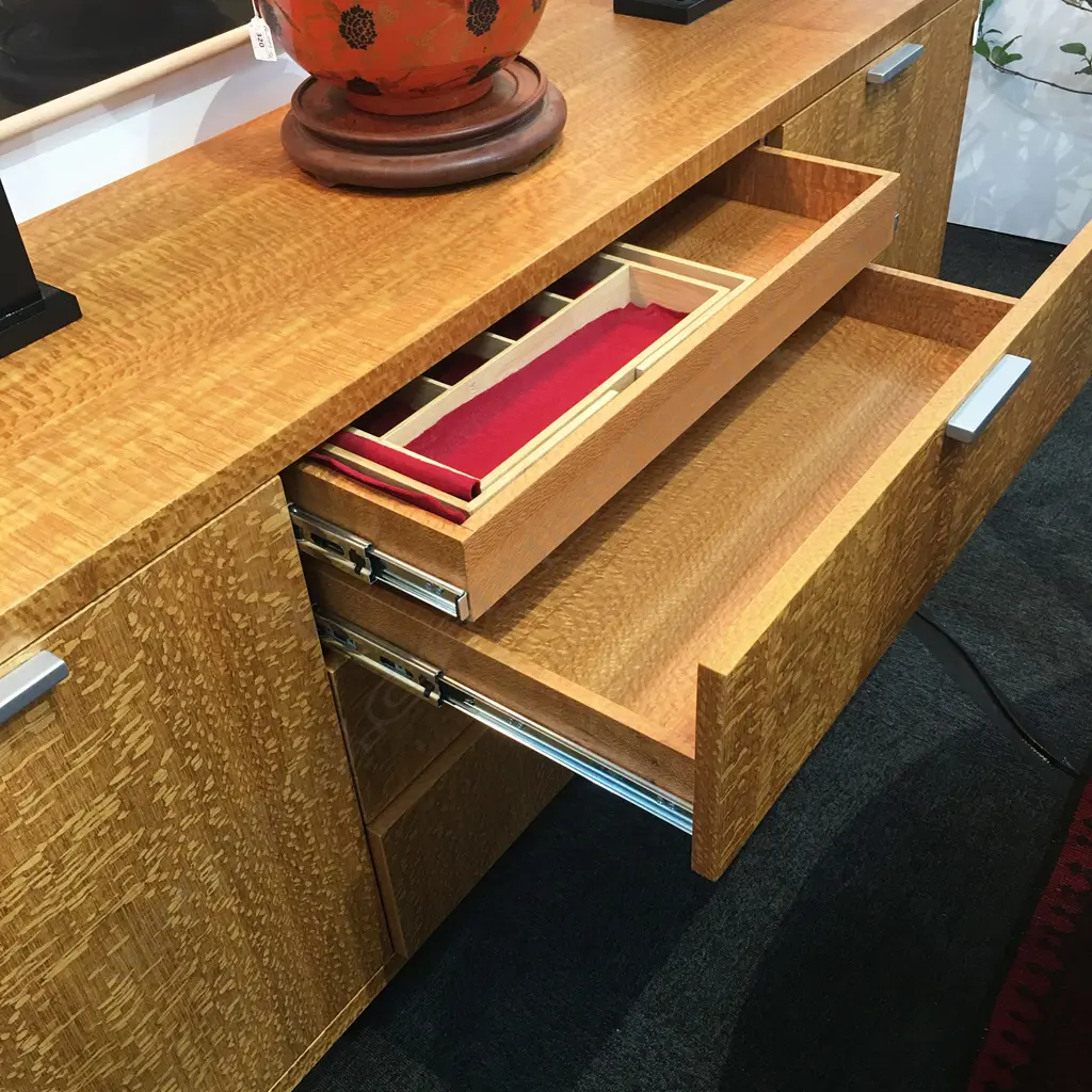 HUBERT FEHNKER 'ULTIMATE LIVING' AMERICAN OAK SIDEBOARD 1780x450x750mm Image 1++