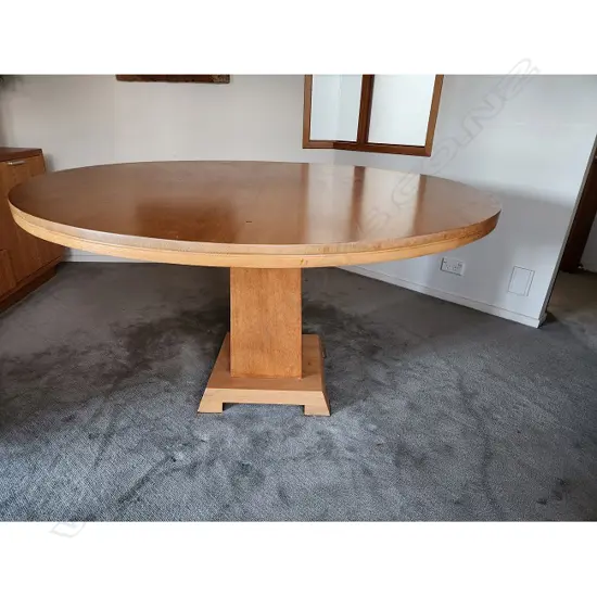 HUBERT FEHNKER 'ULTIMATE LIVING' AMERICAN OAK CRAFTSMAN STYLE TABLE 1400mm dia / H.765mm