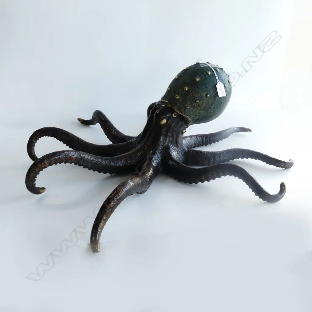 LG BRONZE OCTOPUS 700mm dia Image 1++