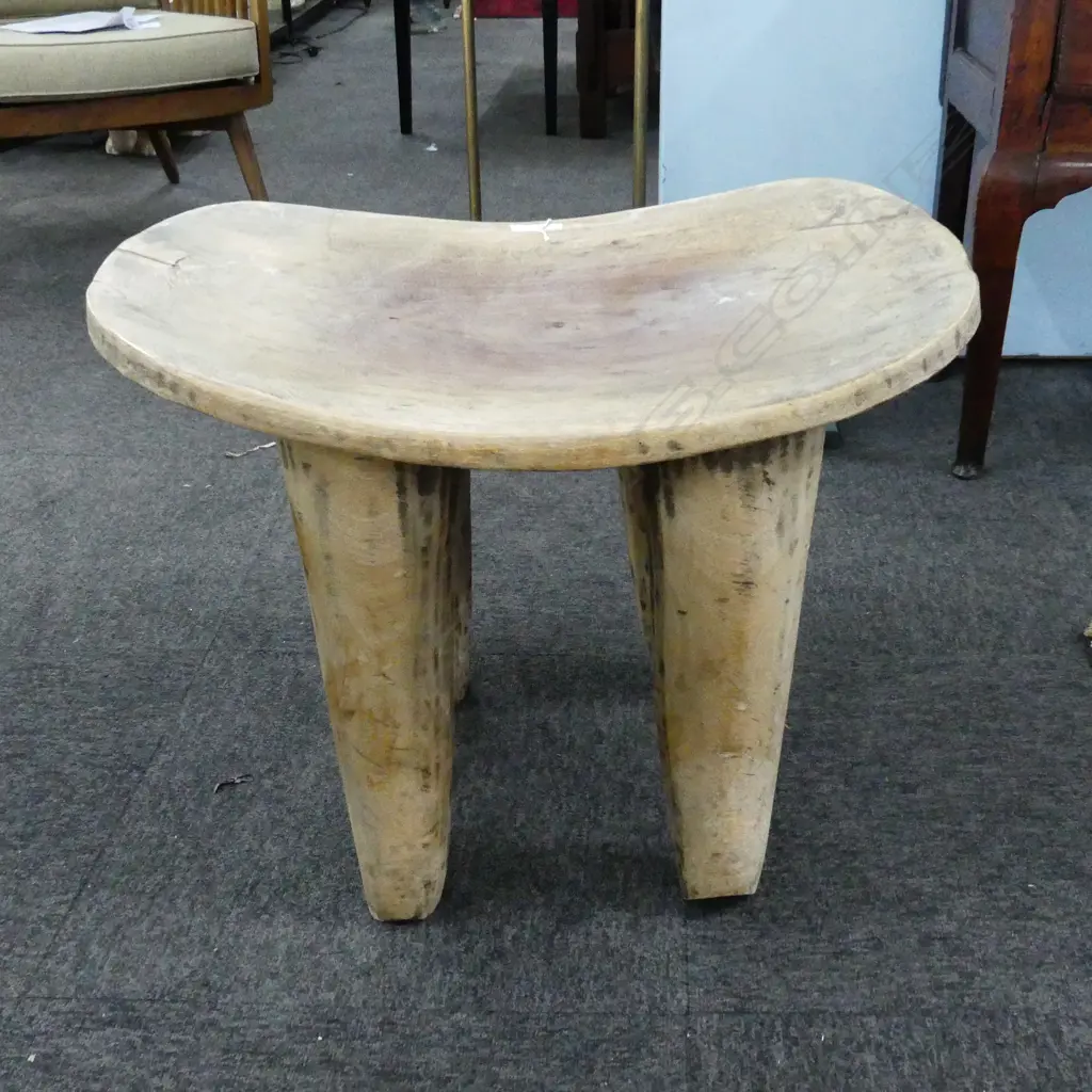 AFRICAN STOOL 630 x 480 x 440mm Image 1++