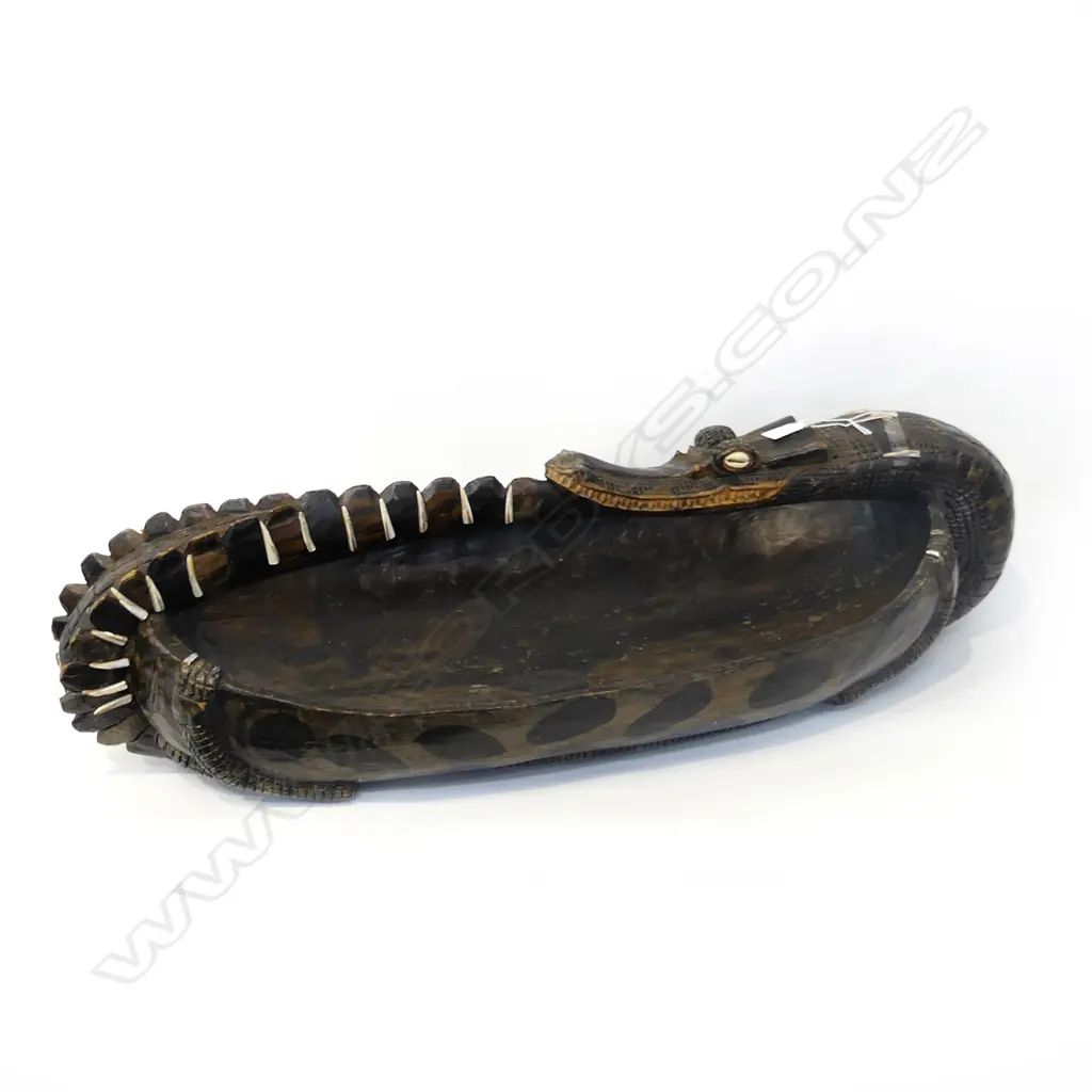 PNG CARVED WOODEN CROCODILE BOWL L.870mm Image 1++