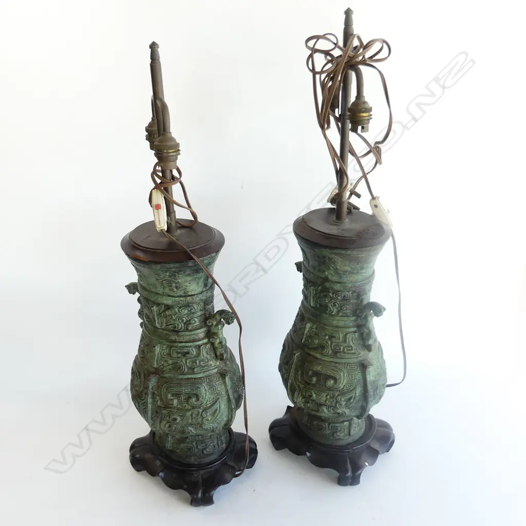 PR CHINESE ANTIQUE STYLE BRONZE TABLE LAMPS some faults to wood fittings 1 plug absent  Image 1++