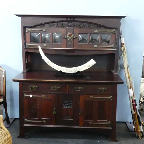 LG ARTS & CRAFTS SIDEBOARD 1630x630x1830mm 2 small glass panels with crack
