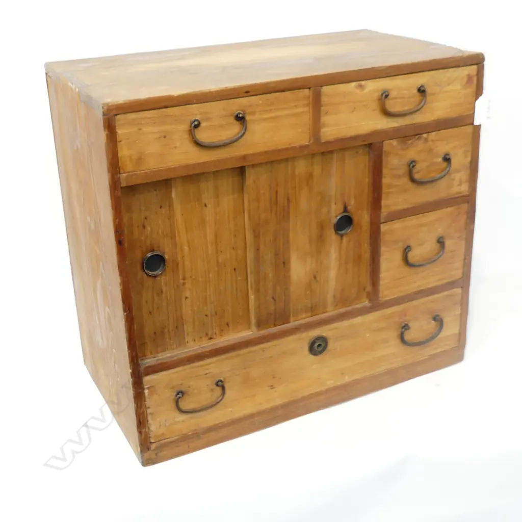 SMALL OLD JAPANESE COLLECTOR'S CHEST w 5 drawers & pr doors. H.430mm. Image 1++