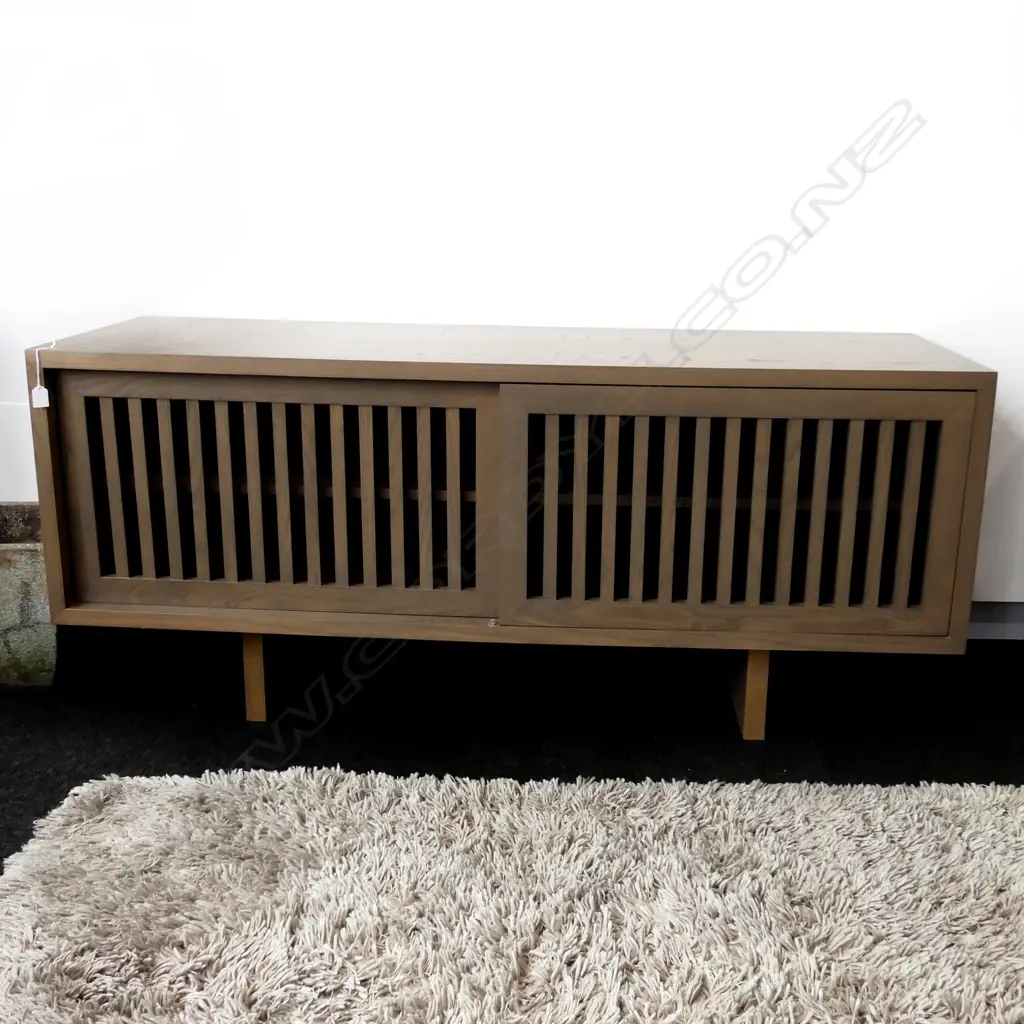 CONTEMPORARY CONSOLE/SIDEBOARD 1600 X 490 X 700mm Image 1++
