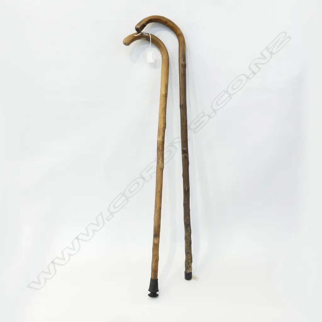 2 WOODEN WALKING STICKS L.850mm Image 1++