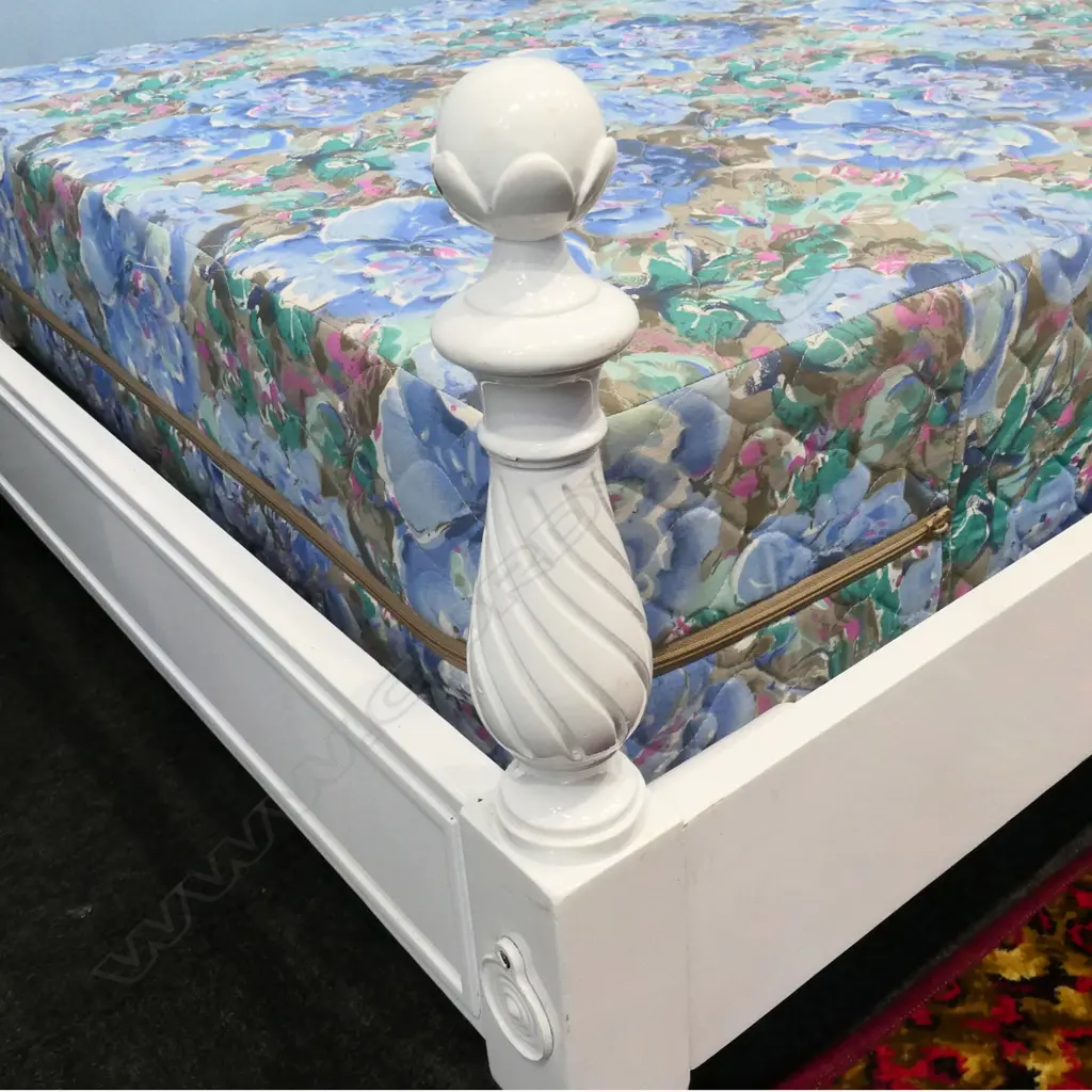 FRENCH WHITE LACQUER SINGLE BED ENDS w. SIDE RAILS, SLATS & UNUSED MATTRESS W.1090mm H.1010mm Image 1++