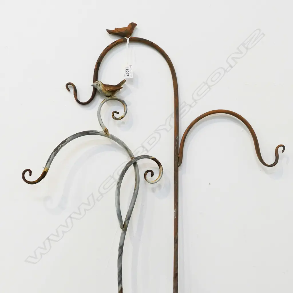 2 RUSTIC METAL GARDEN DISPLAY HOOKS H.1630mm Image 1++