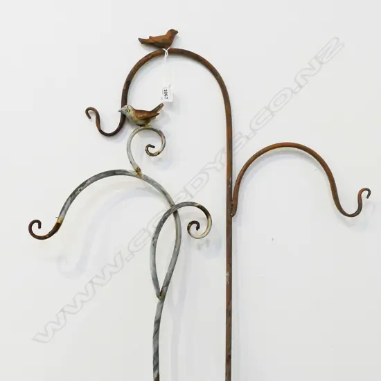 2 RUSTIC METAL GARDEN DISPLAY HOOKS H.1630mm
