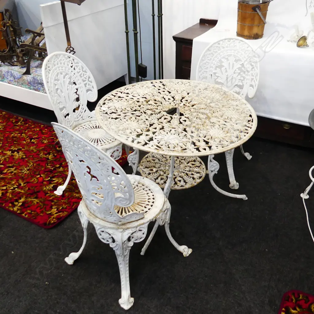 WHITE PAINTED ROUND METAL GARDEN TABLE (DIA 750MM) w. 3 CHAIRS - table centre w. damage Image 1++