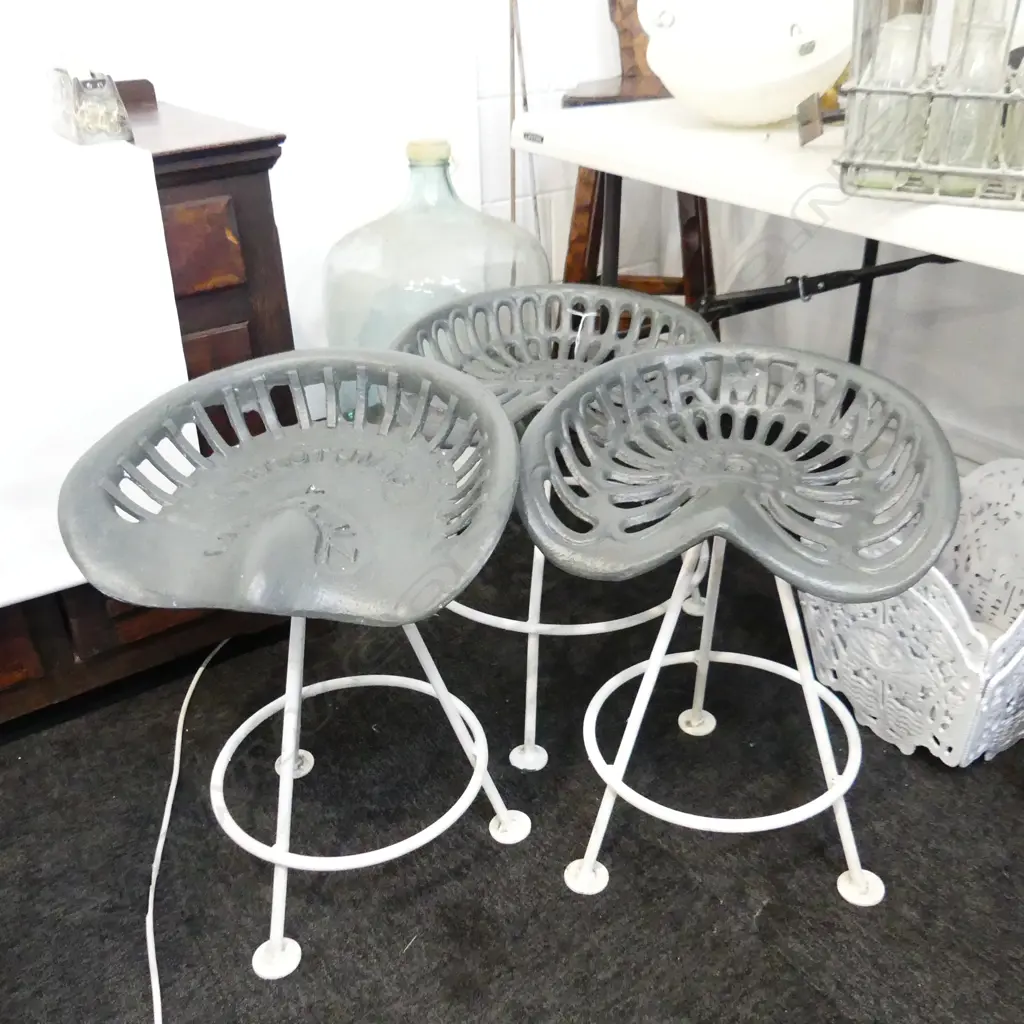 3 VINTAGE TRACTOR SEAT STOOLS H.560mm Image 1++