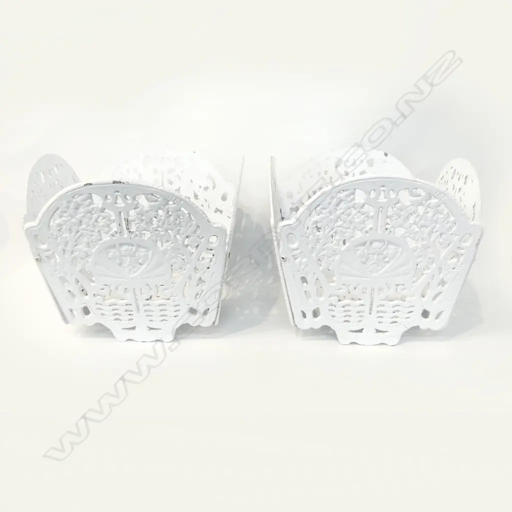 2 WHITE PAINTED SQUARE METAL PLANT POT HOLDERS 330x300mm Image 1++