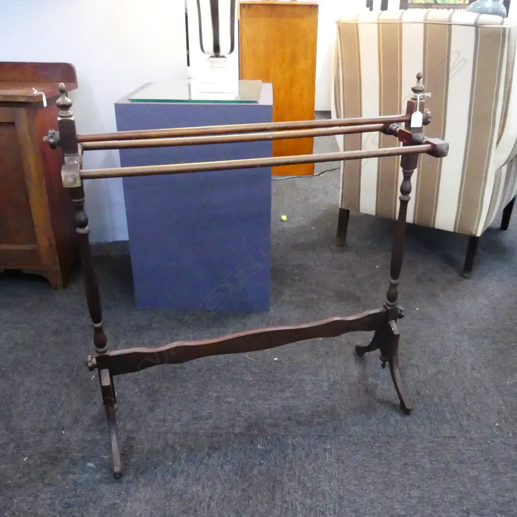 WOODEN 3 RAIL TOWEL RACK W.890mm Image 1++