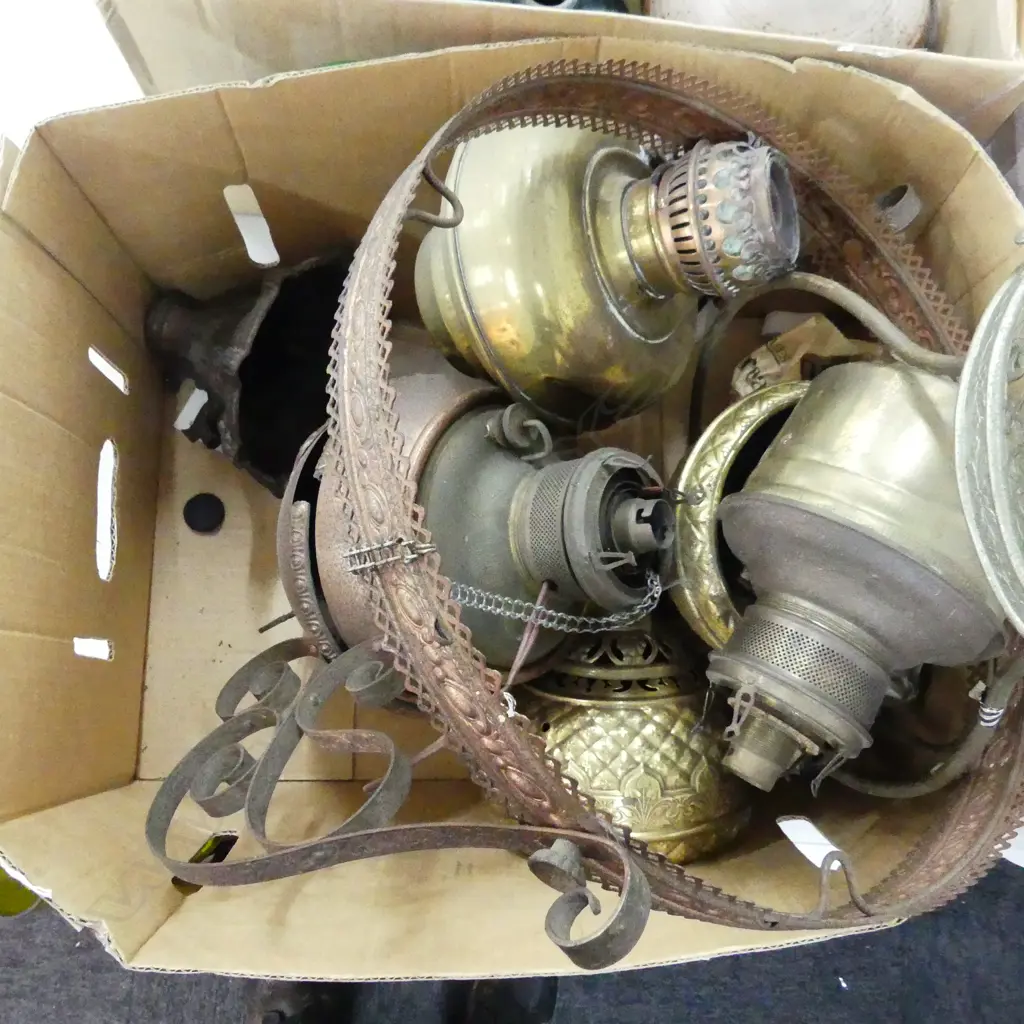 BOX LOT ASST. ANTIQUE KEROSENE LAMPS ETC Image 1++