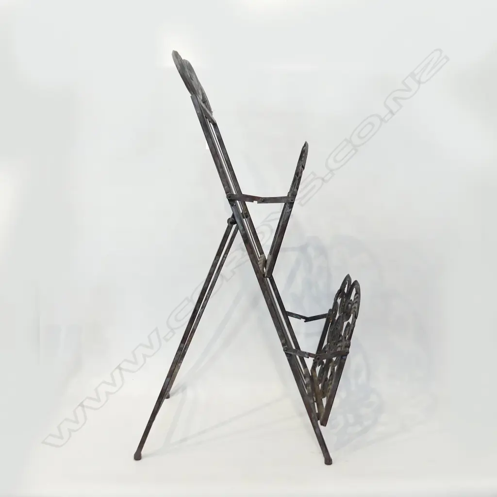 BRONZED METAL MAGAZINE RACK H.800mm Image 1++