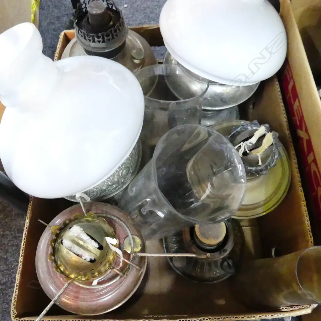 BOX LOT 6 ANTIQUE KEROSENE LAMPS, 3 FLUES Image 1++