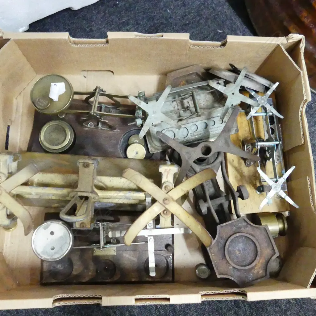 BOX LOT VINTAGE SCALES Image 1++