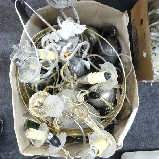 LG BOX ASST. VINTAGE LIGHT FITTINGS; CHANDELIERS, KERO LAMPS ETC