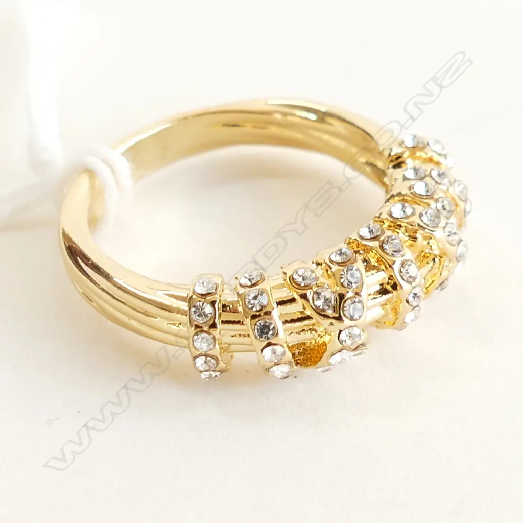 HEAVY GOLD PLATED DIAMANTE RING SIZE Q Image 1++