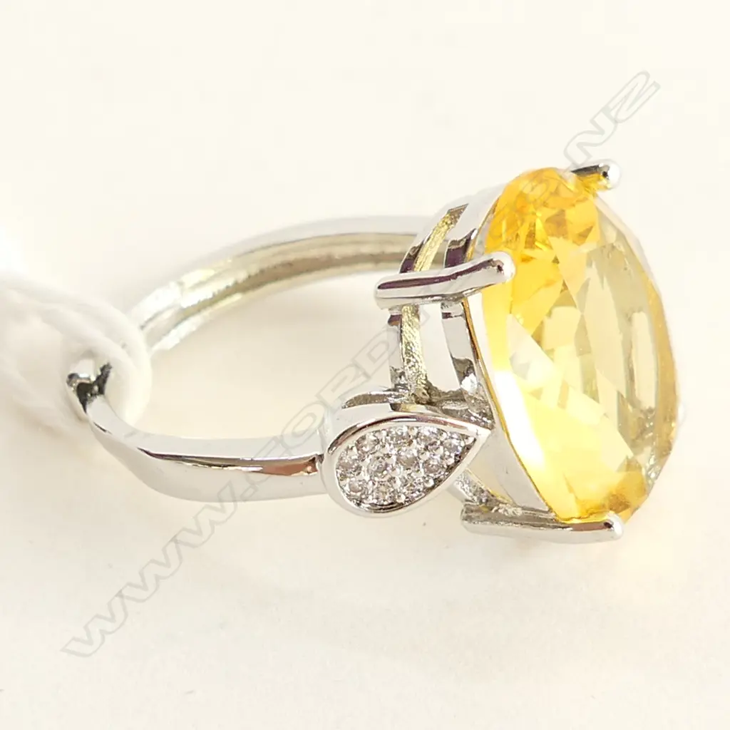 LG YELLOW ZIRCON & 925 SILVER DRESS RING SIZE O Image 1++
