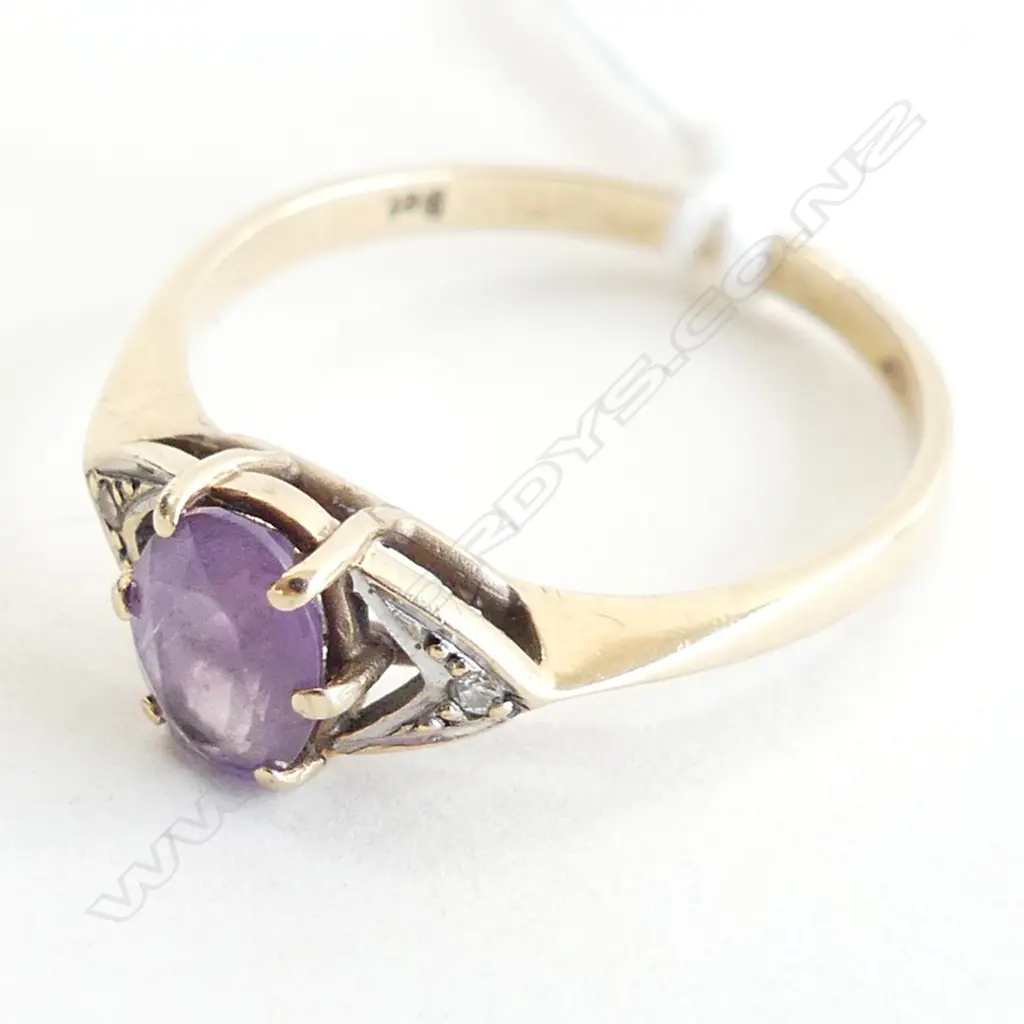 9CT GOLD, AMETHYST & DIAMOND RING 1.8GMS SIZE P Image 1++
