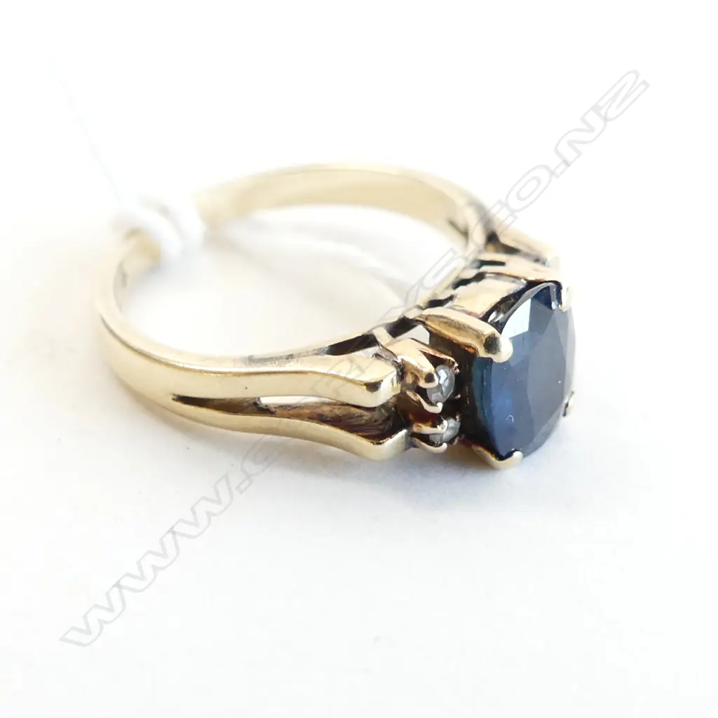 18CT GOLD, SAPPHIRE & DIAMOND RING 3.04GMS size L Image 1++