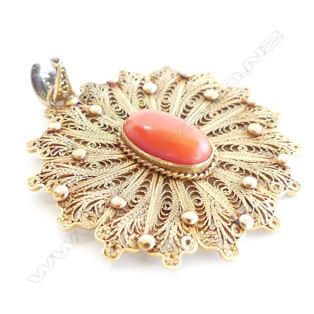 14ct GOLD & CORAL PENDANT 7.28gms Image 1++