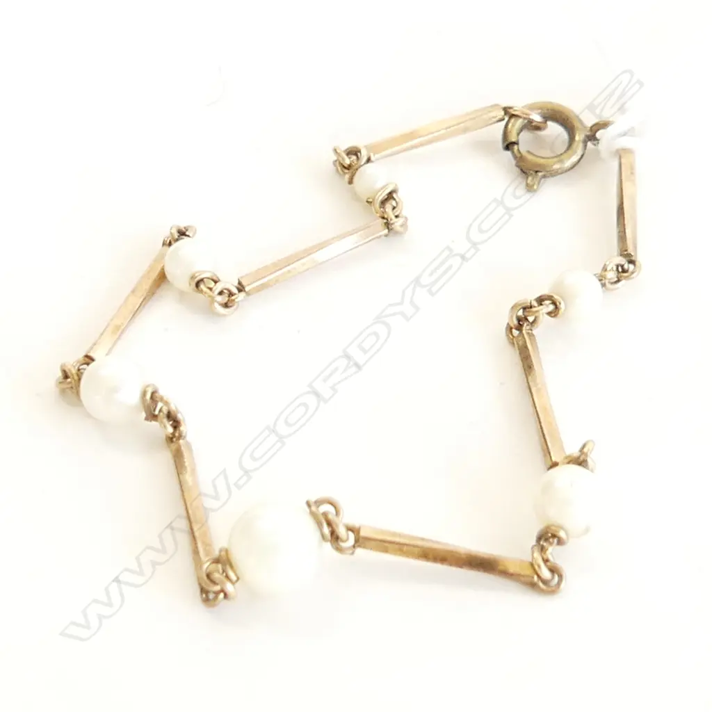 9CT GOLD SET PEARL BRACELET  2.5GMS Image 1++