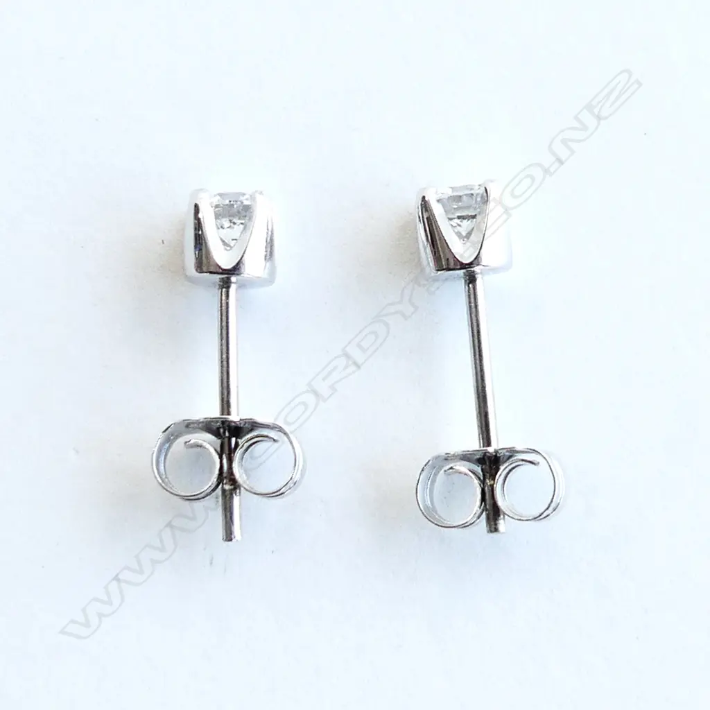 PR 9CT W/GOLD DIAMOND SOLIATIRE STUD EARRINGS TDW.0.35CT G/H SI1-2 Image 1++